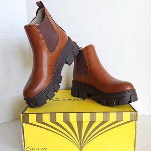 Circus Women’s Darielle Lug Sole Platform Size 7.5 M Slip-on Chelsea Boots NIB
